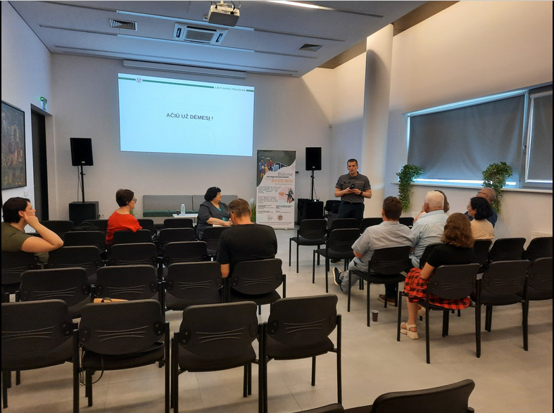 Officers of the Lithuanian police community continue their meetings with community representatives (2)